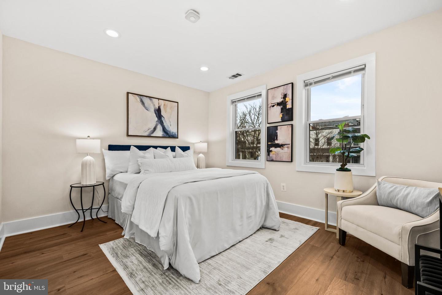 1742 L ST NE, WASHINGTON, District Of Columbia 20002, 2 Bedrooms Bedrooms, ,1 BathroomBathrooms,Residential,For sale,1742 L ST NE,DCDC2243140 MLS # DCDC2243140