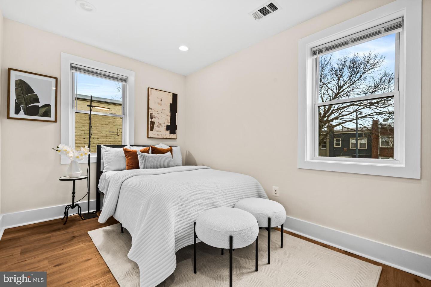 1742 L ST NE, WASHINGTON, District Of Columbia 20002, 2 Bedrooms Bedrooms, ,1 BathroomBathrooms,Residential,For sale,1742 L ST NE,DCDC2243140 MLS # DCDC2243140