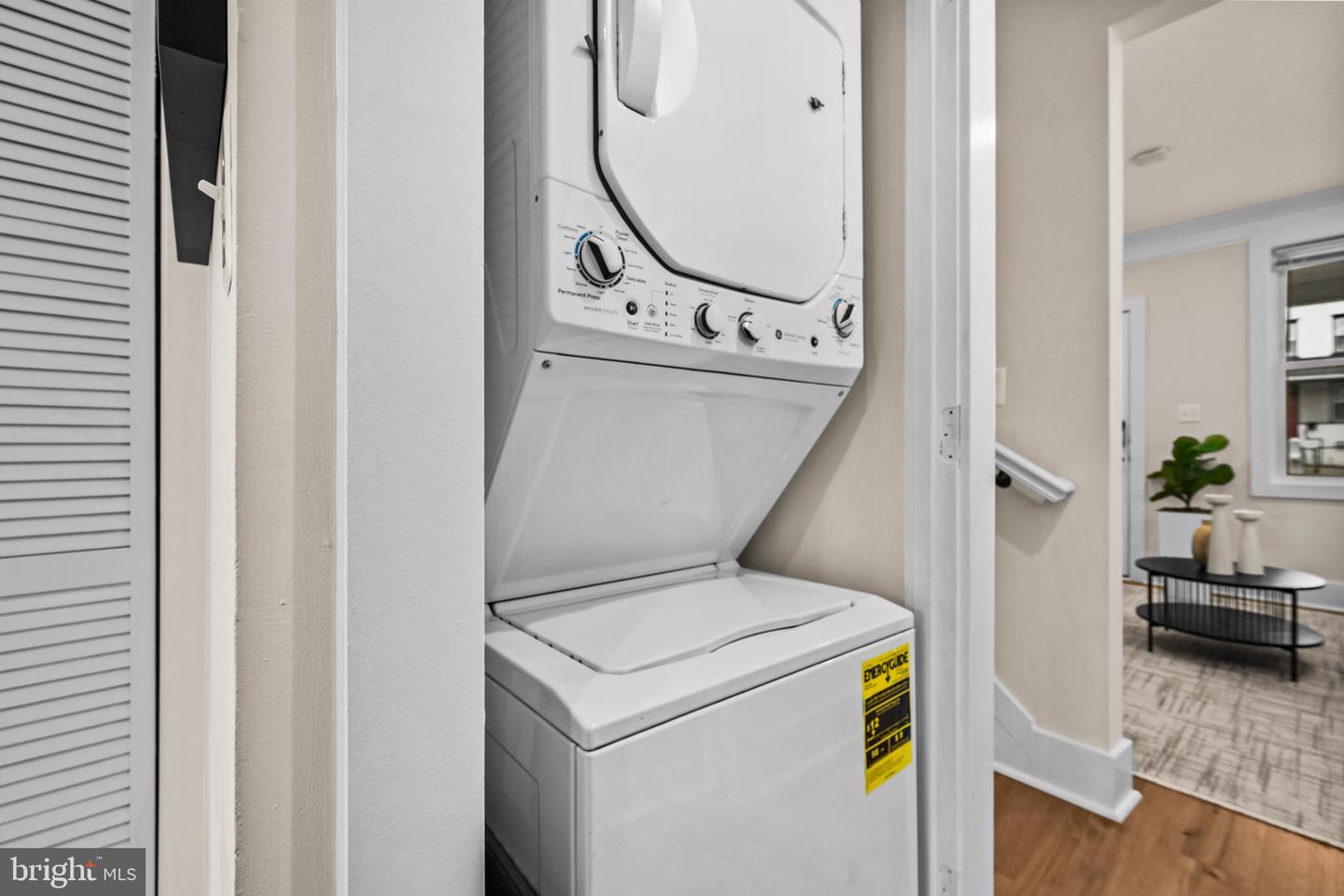 1742 L ST NE, WASHINGTON, District Of Columbia 20002, 2 Bedrooms Bedrooms, ,1 BathroomBathrooms,Residential,For sale,1742 L ST NE,DCDC2243140 MLS # DCDC2243140