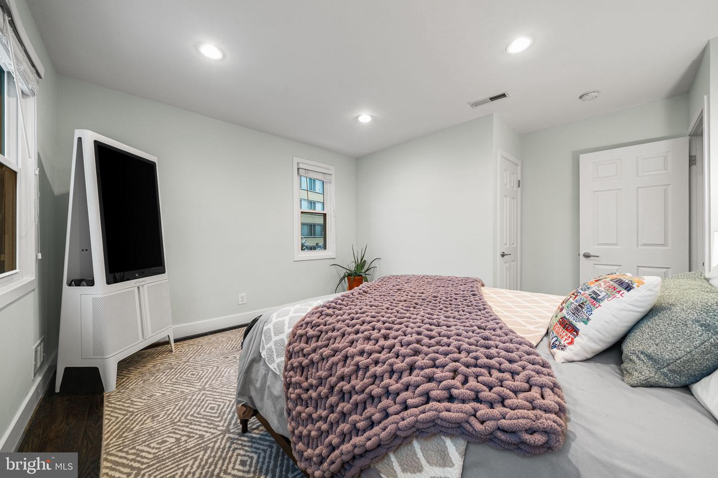 1433 FORT STEVENS DR NW, WASHINGTON, District Of Columbia 20011, 4 Bedrooms Bedrooms, ,3 BathroomsBathrooms,Residential,For sale,1433 FORT STEVENS DR NW,DCDC2243150 MLS # DCDC2243150