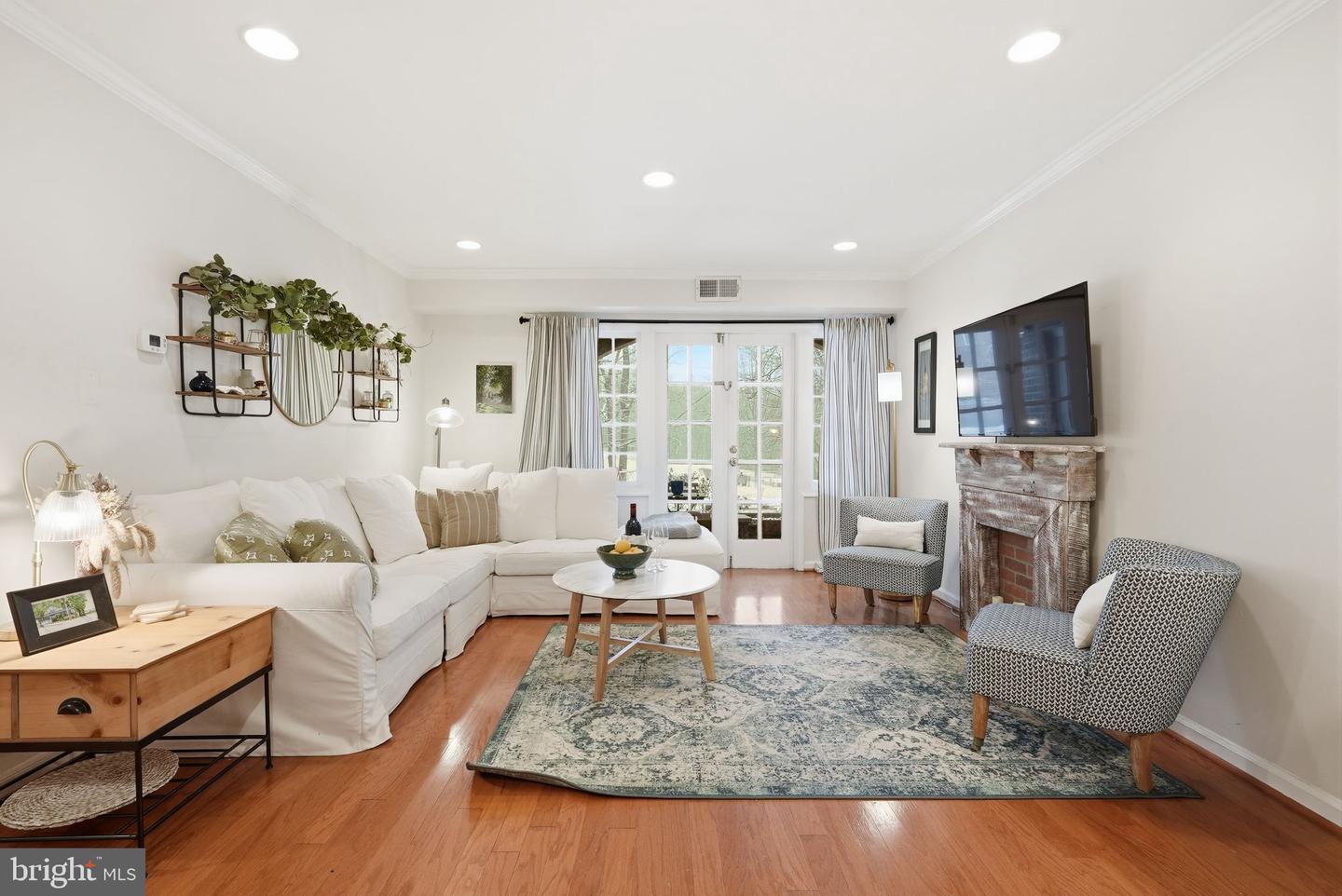 8231-K KINGS CHARTER LN #108, SPRINGFIELD, Virginia 22152, 3 Bedrooms Bedrooms, ,2 BathroomsBathrooms,Residential,For sale,8231-K KINGS CHARTER LN #108,VAFX2287614 MLS # VAFX2287614