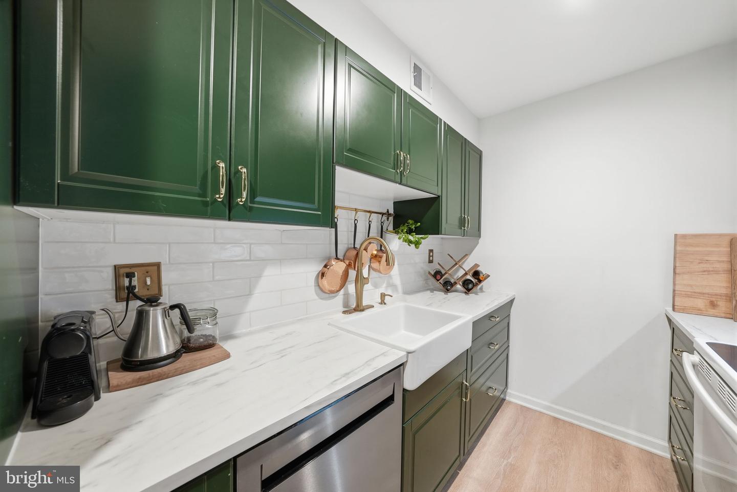 8231-K KINGS CHARTER LN #108, SPRINGFIELD, Virginia 22152, 3 Bedrooms Bedrooms, ,2 BathroomsBathrooms,Residential,For sale,8231-K KINGS CHARTER LN #108,VAFX2287614 MLS # VAFX2287614