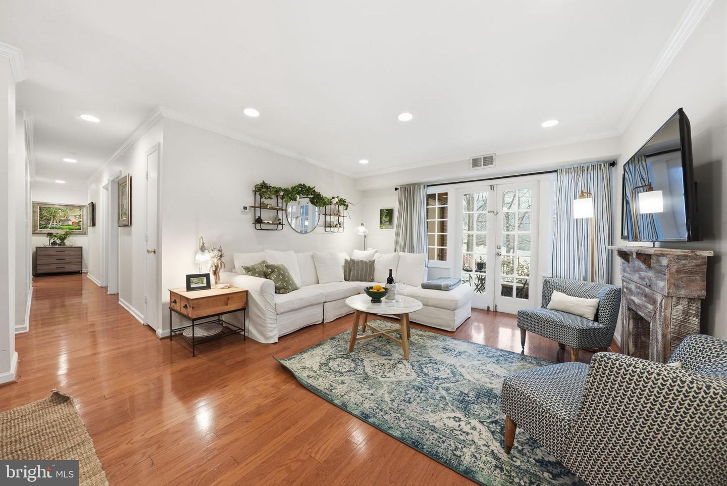 8231-K KINGS CHARTER LN #108, SPRINGFIELD, Virginia 22152, 3 Bedrooms Bedrooms, ,2 BathroomsBathrooms,Residential,For sale,8231-K KINGS CHARTER LN #108,VAFX2287614 MLS # VAFX2287614