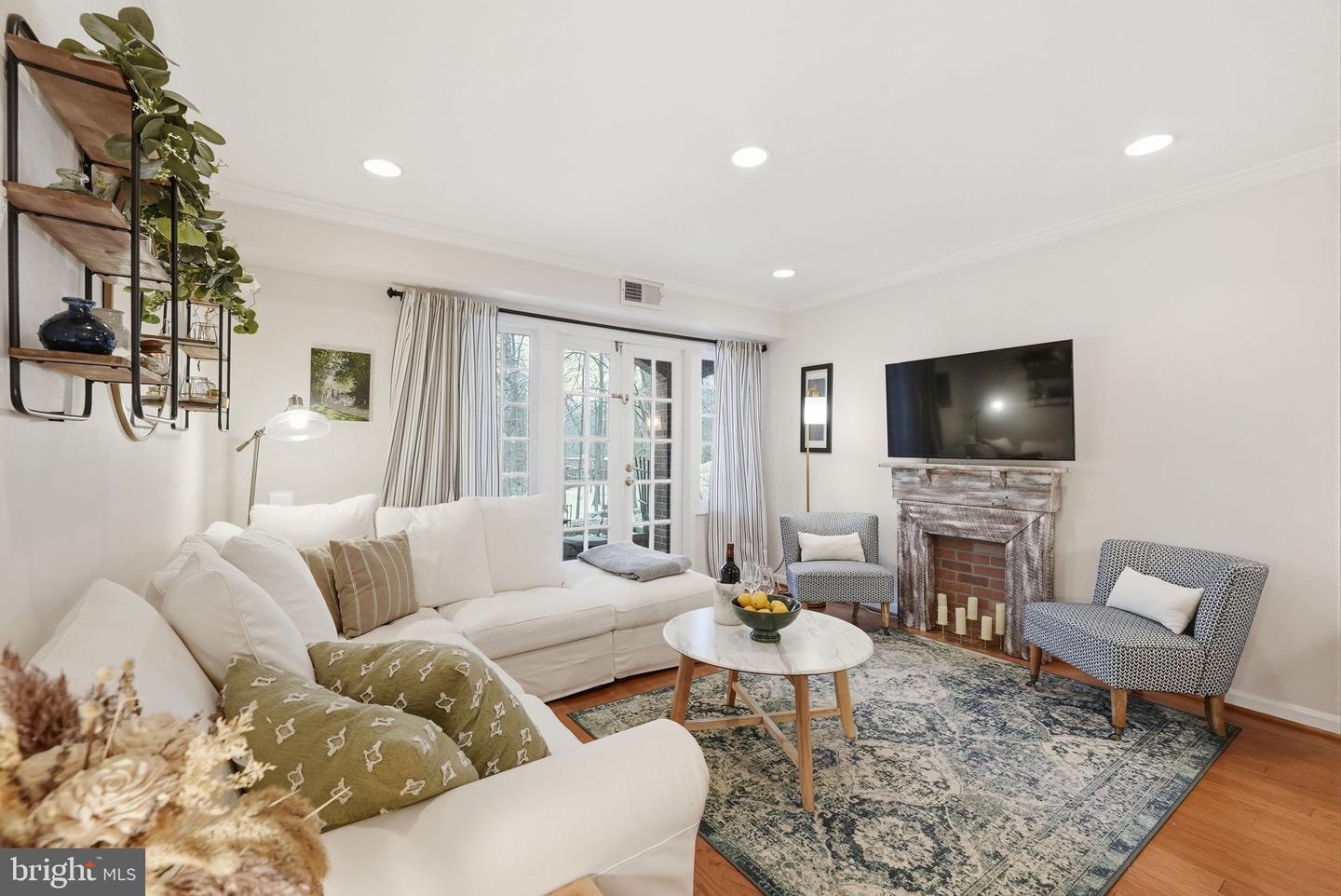 8231-K KINGS CHARTER LN #108, SPRINGFIELD, Virginia 22152, 3 Bedrooms Bedrooms, ,2 BathroomsBathrooms,Residential,For sale,8231-K KINGS CHARTER LN #108,VAFX2287614 MLS # VAFX2287614
