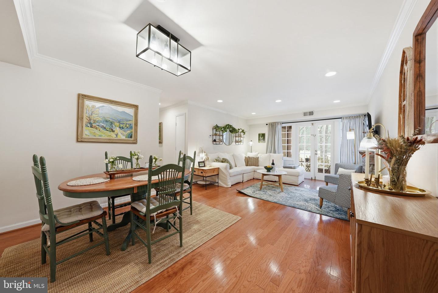 8231-K KINGS CHARTER LN #108, SPRINGFIELD, Virginia 22152, 3 Bedrooms Bedrooms, ,2 BathroomsBathrooms,Residential,For sale,8231-K KINGS CHARTER LN #108,VAFX2287614 MLS # VAFX2287614