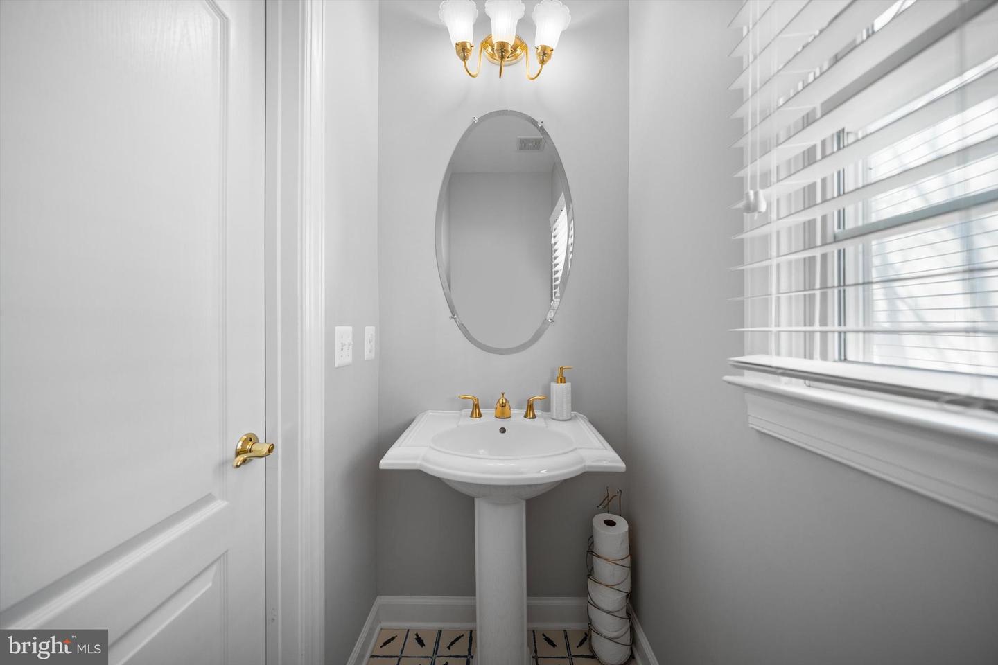 12090 GREATBRIDGE RD, WOODBRIDGE, Virginia 22192, 6 Bedrooms Bedrooms, ,4 BathroomsBathrooms,Residential,For sale,12090 GREATBRIDGE RD,VAPW2111372 MLS # VAPW2111372