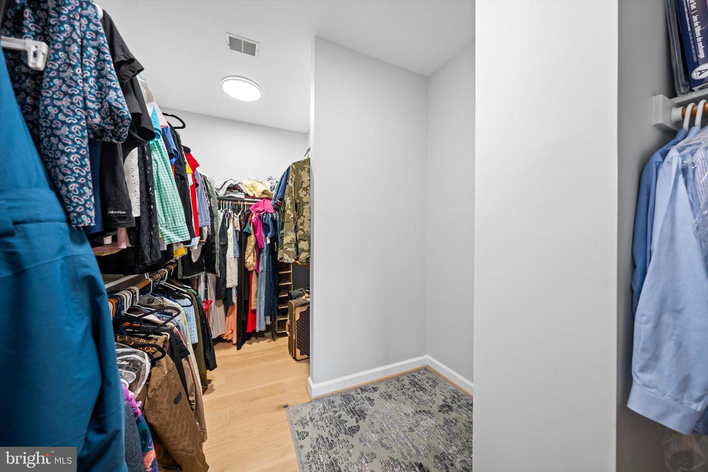 12090 GREATBRIDGE RD, WOODBRIDGE, Virginia 22192, 6 Bedrooms Bedrooms, ,4 BathroomsBathrooms,Residential,For sale,12090 GREATBRIDGE RD,VAPW2111372 MLS # VAPW2111372