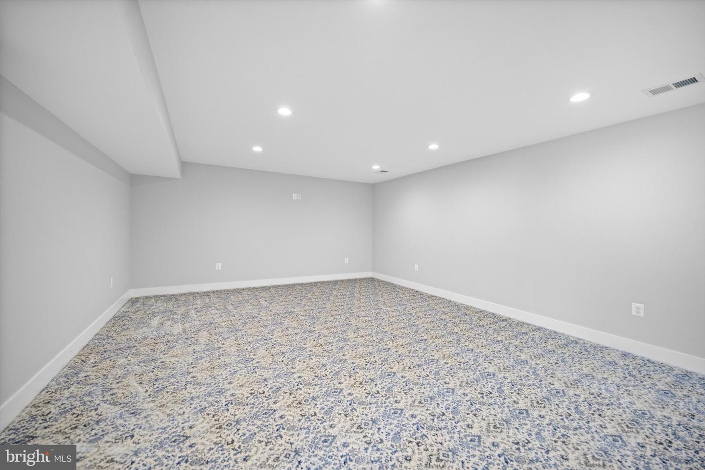 12090 GREATBRIDGE RD, WOODBRIDGE, Virginia 22192, 6 Bedrooms Bedrooms, ,4 BathroomsBathrooms,Residential,For sale,12090 GREATBRIDGE RD,VAPW2111372 MLS # VAPW2111372