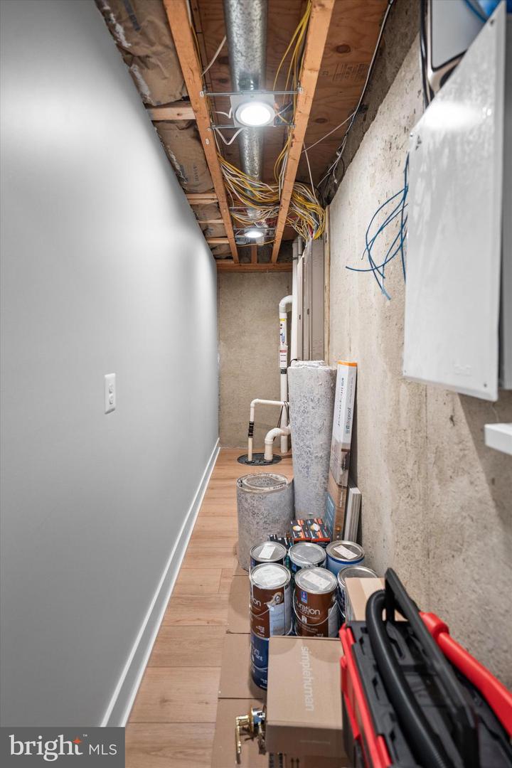 12090 GREATBRIDGE RD, WOODBRIDGE, Virginia 22192, 6 Bedrooms Bedrooms, ,4 BathroomsBathrooms,Residential,For sale,12090 GREATBRIDGE RD,VAPW2111372 MLS # VAPW2111372