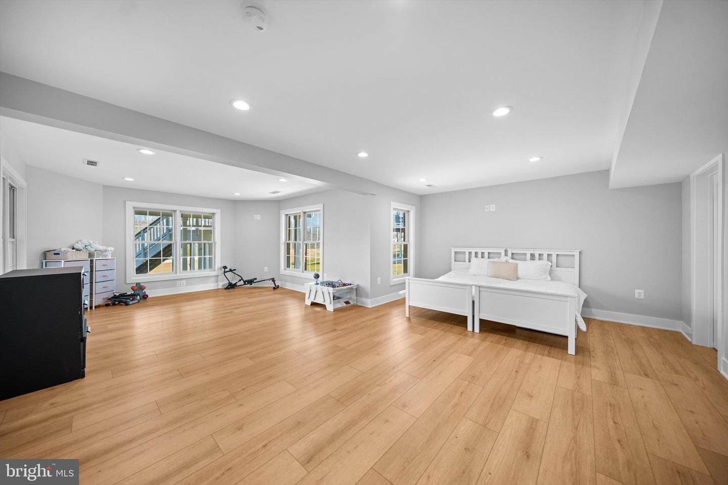 12090 GREATBRIDGE RD, WOODBRIDGE, Virginia 22192, 6 Bedrooms Bedrooms, ,4 BathroomsBathrooms,Residential,For sale,12090 GREATBRIDGE RD,VAPW2111372 MLS # VAPW2111372