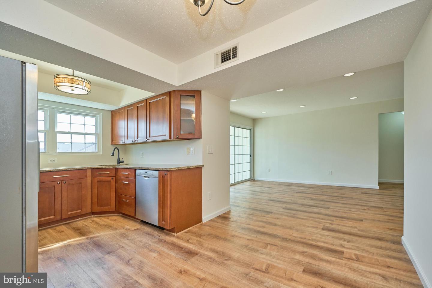 129 FORT EVANS RD SE #C, LEESBURG, Virginia 20175, 2 Bedrooms Bedrooms, ,2 BathroomsBathrooms,Residential,For sale,129 FORT EVANS RD SE #C,VALO2114838 MLS # VALO2114838