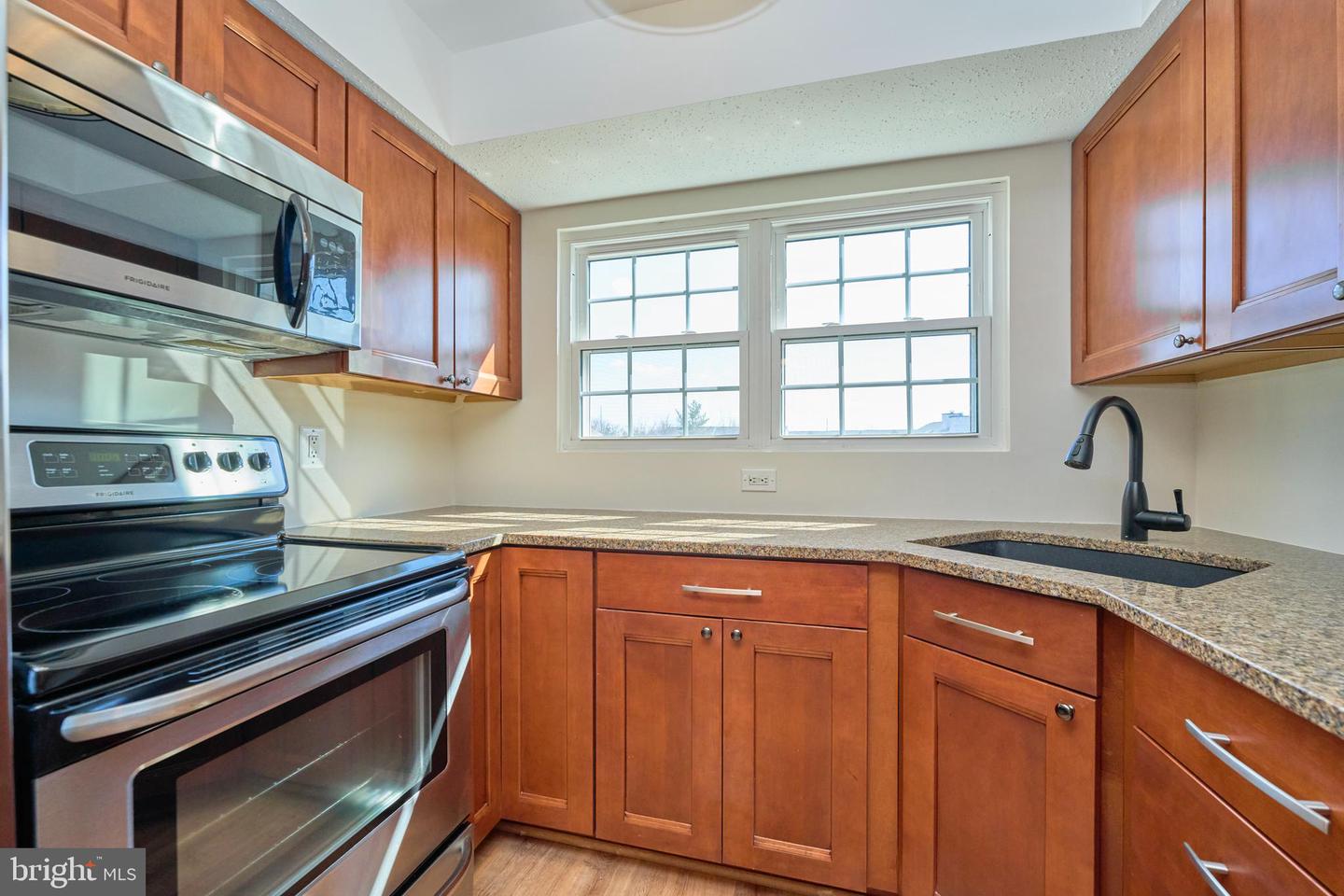 129 FORT EVANS RD SE #C, LEESBURG, Virginia 20175, 2 Bedrooms Bedrooms, ,2 BathroomsBathrooms,Residential,For sale,129 FORT EVANS RD SE #C,VALO2114838 MLS # VALO2114838