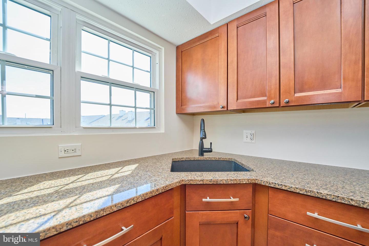 129 FORT EVANS RD SE #C, LEESBURG, Virginia 20175, 2 Bedrooms Bedrooms, ,2 BathroomsBathrooms,Residential,For sale,129 FORT EVANS RD SE #C,VALO2114838 MLS # VALO2114838