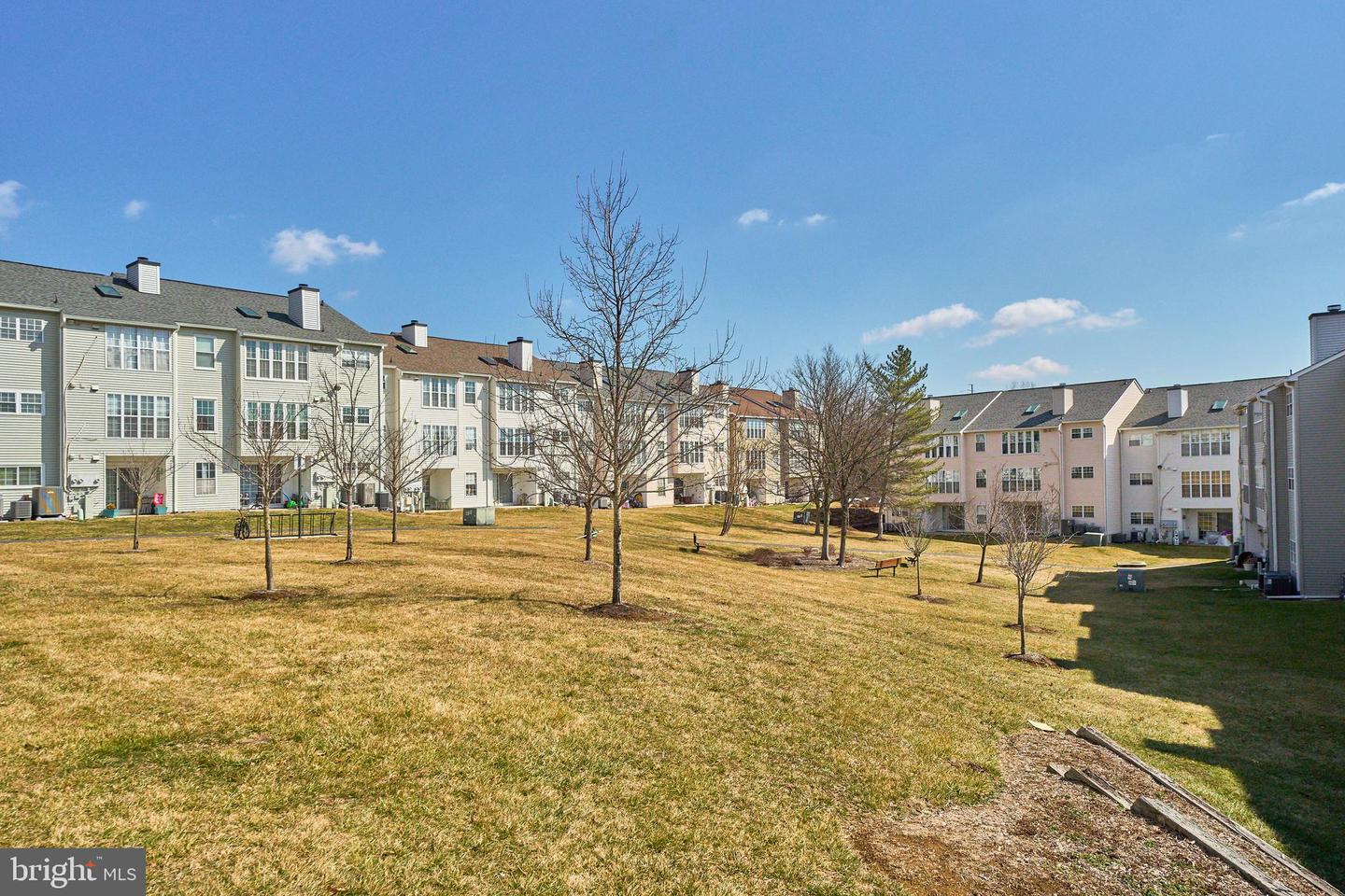 129 FORT EVANS RD SE #C, LEESBURG, Virginia 20175, 2 Bedrooms Bedrooms, ,2 BathroomsBathrooms,Residential,For sale,129 FORT EVANS RD SE #C,VALO2114838 MLS # VALO2114838