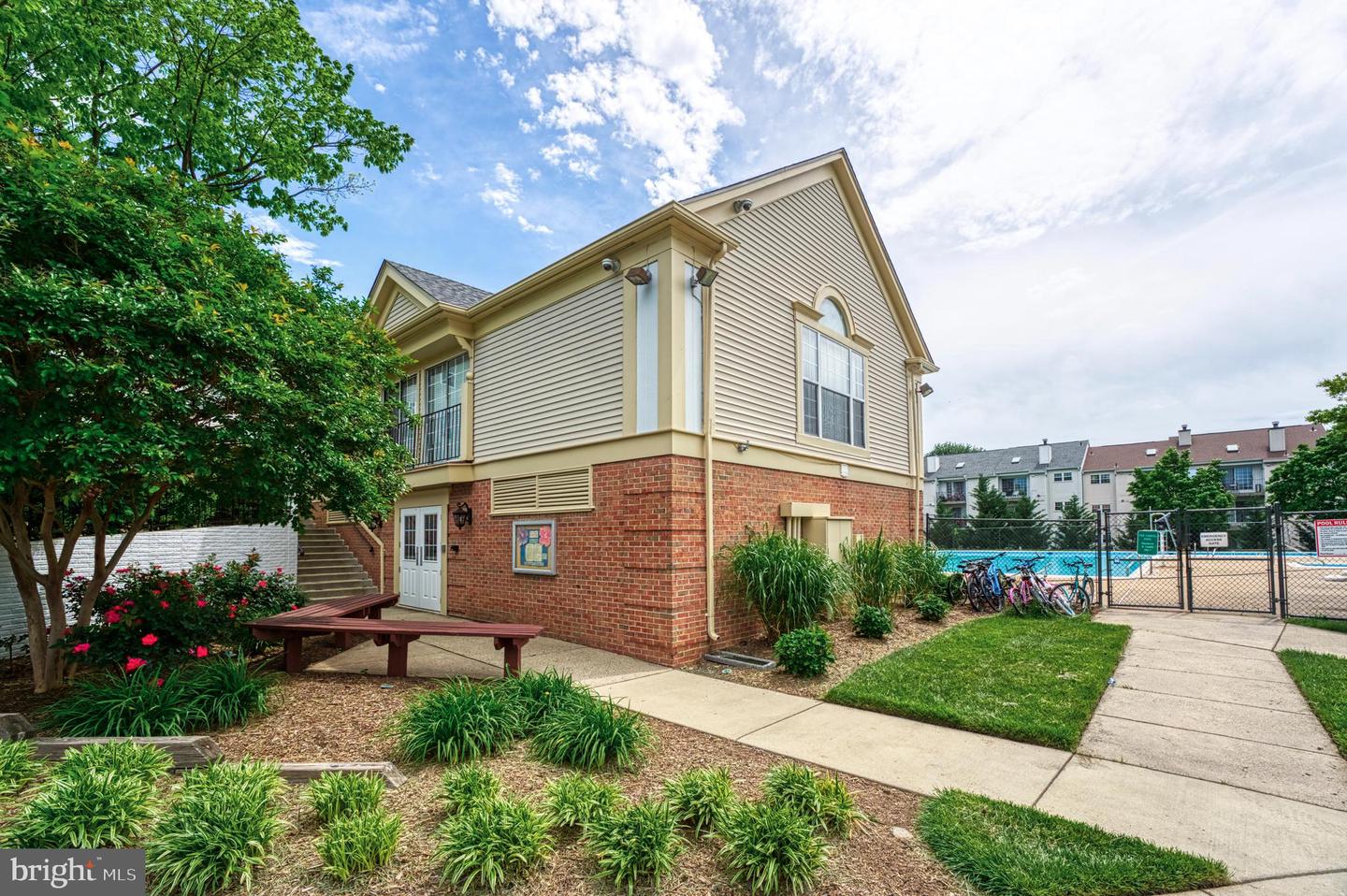 129 FORT EVANS RD SE #C, LEESBURG, Virginia 20175, 2 Bedrooms Bedrooms, ,2 BathroomsBathrooms,Residential,For sale,129 FORT EVANS RD SE #C,VALO2114838 MLS # VALO2114838