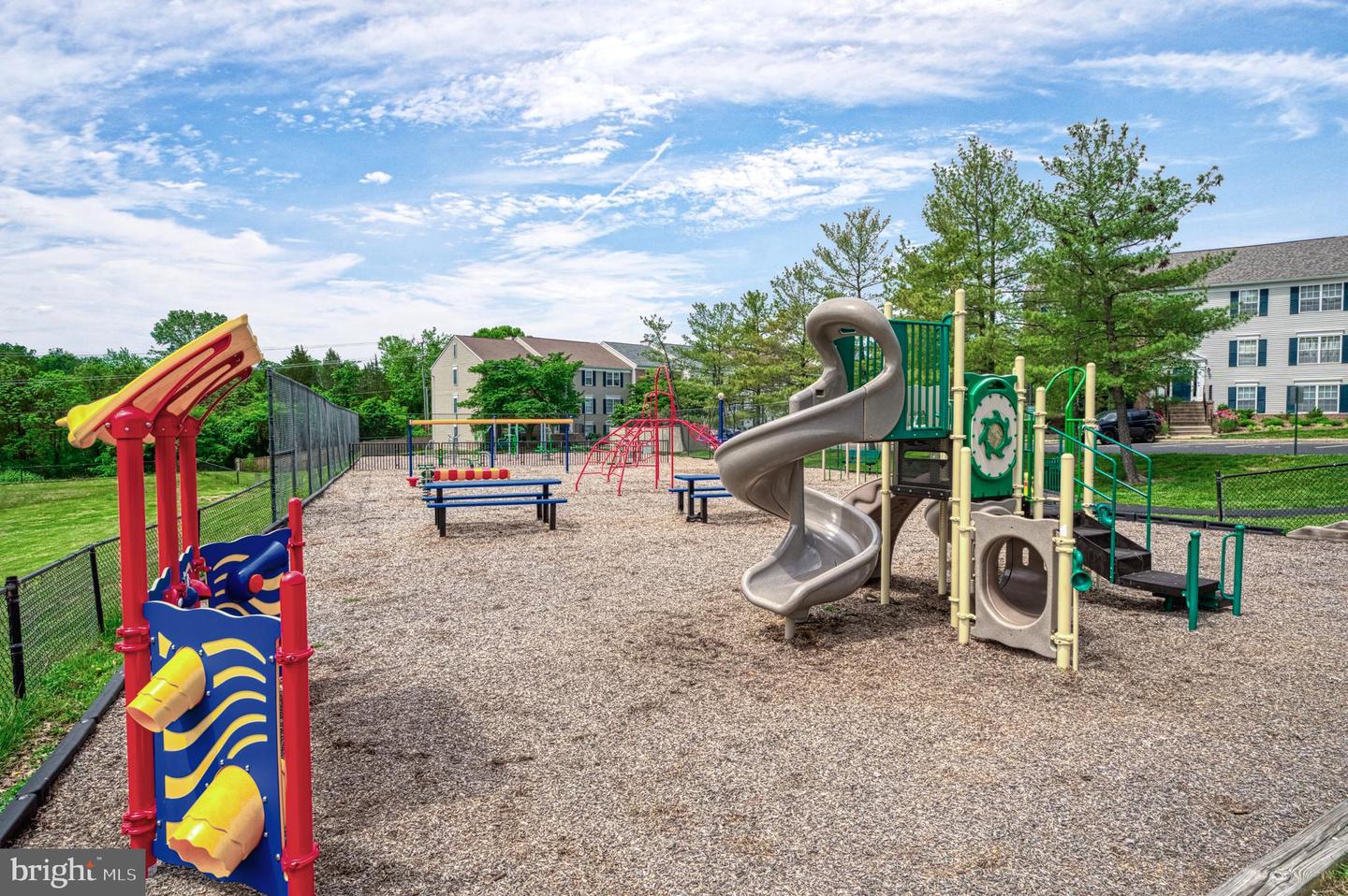 129 FORT EVANS RD SE #C, LEESBURG, Virginia 20175, 2 Bedrooms Bedrooms, ,2 BathroomsBathrooms,Residential,For sale,129 FORT EVANS RD SE #C,VALO2114838 MLS # VALO2114838