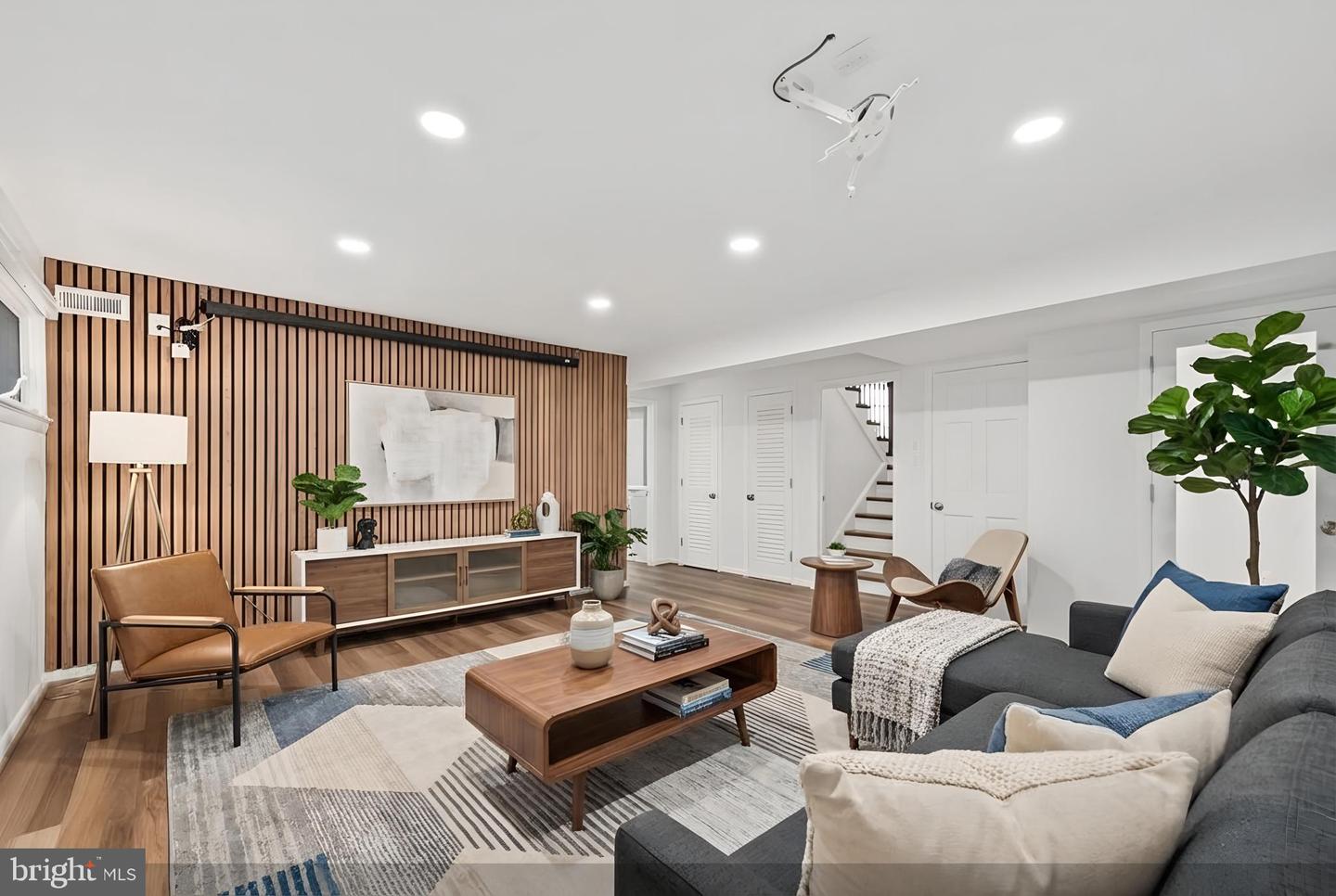 6210 LOCH RAVEN DR, MCLEAN, Virginia 22101, 4 Bedrooms Bedrooms, ,3 BathroomsBathrooms,Residential,For sale,6210 LOCH RAVEN DR,VAFX2287958 MLS # VAFX2287958