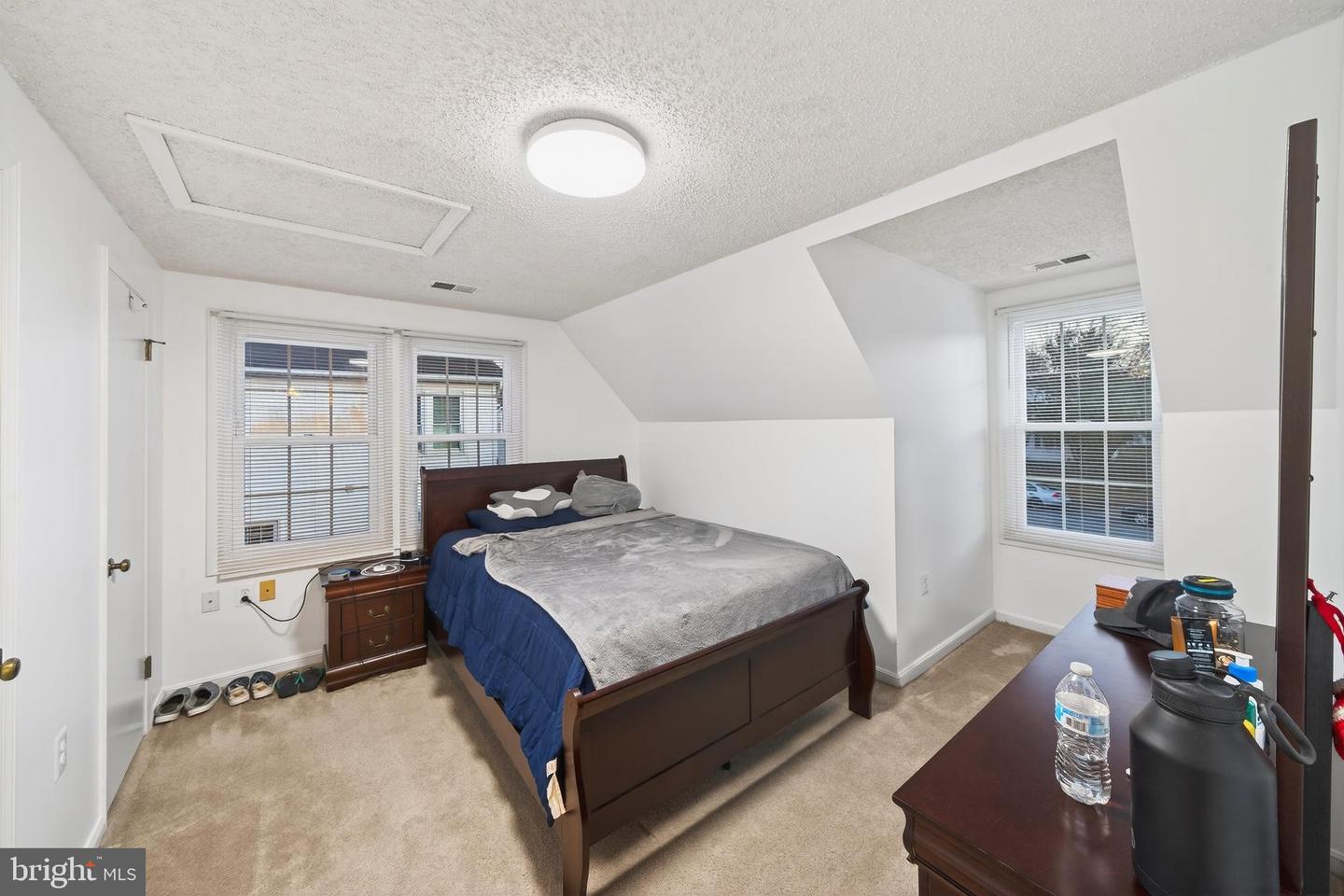 115 OAK VIEW DR SE, LEESBURG, Virginia 20175, 3 Bedrooms Bedrooms, ,2 BathroomsBathrooms,Residential,For sale,115 OAK VIEW DR SE,VALO2114874 MLS # VALO2114874