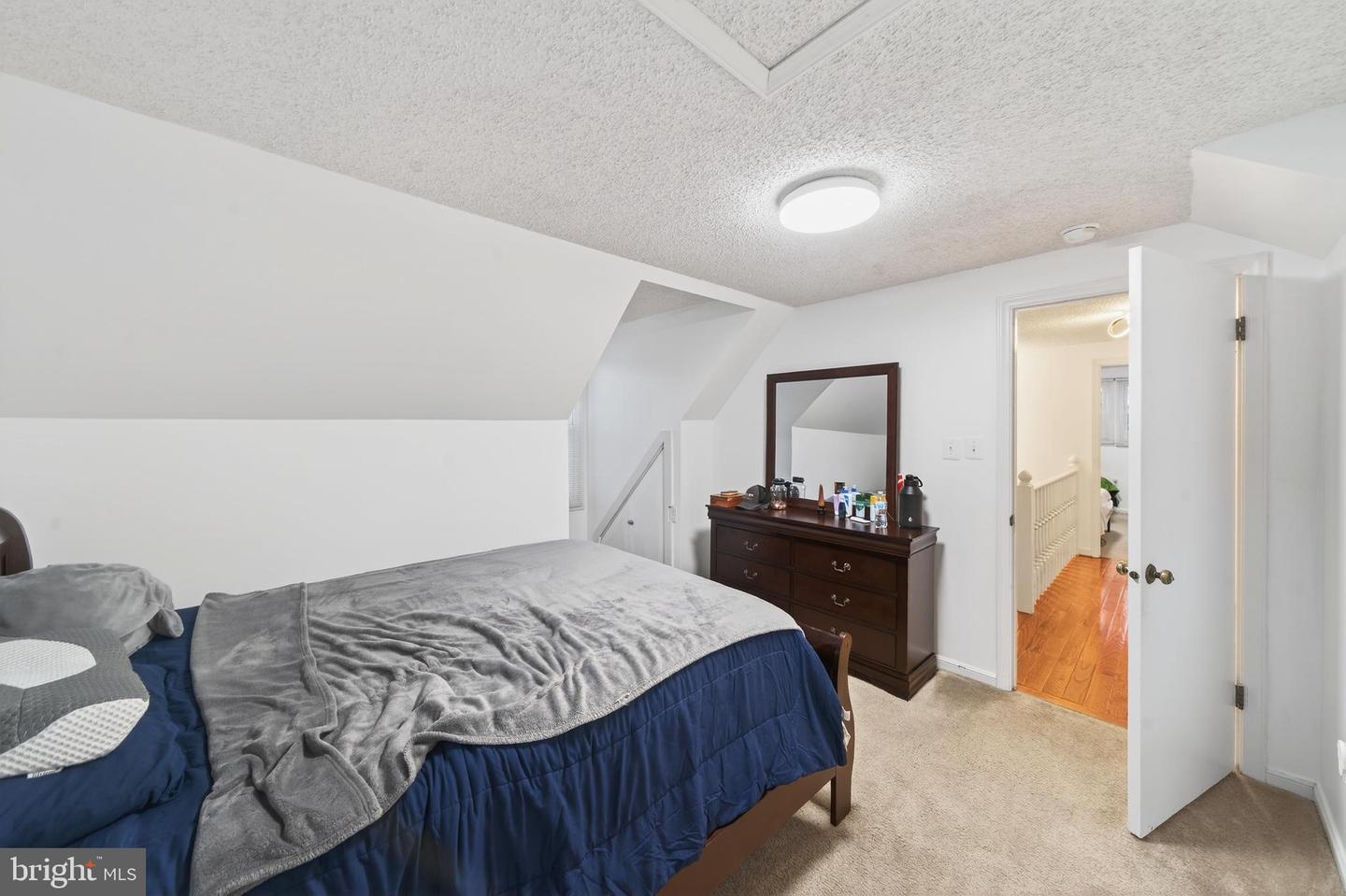 115 OAK VIEW DR SE, LEESBURG, Virginia 20175, 3 Bedrooms Bedrooms, ,2 BathroomsBathrooms,Residential,For sale,115 OAK VIEW DR SE,VALO2114874 MLS # VALO2114874