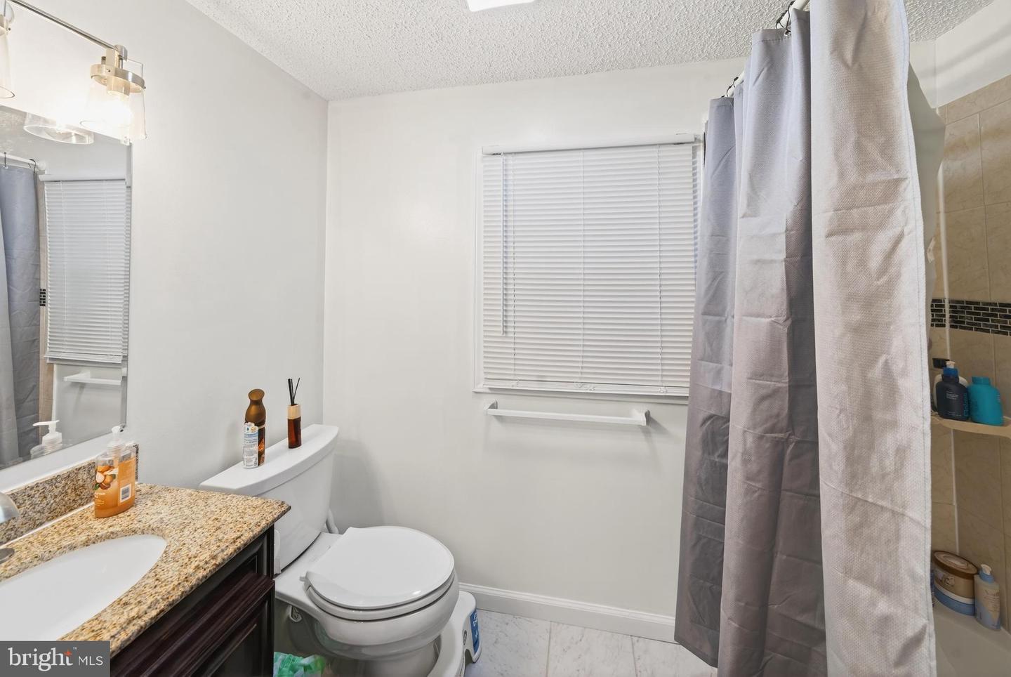 115 OAK VIEW DR SE, LEESBURG, Virginia 20175, 3 Bedrooms Bedrooms, ,2 BathroomsBathrooms,Residential,For sale,115 OAK VIEW DR SE,VALO2114874 MLS # VALO2114874