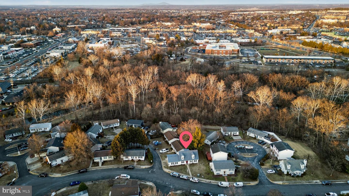 115 OAK VIEW DR SE, LEESBURG, Virginia 20175, 3 Bedrooms Bedrooms, ,2 BathroomsBathrooms,Residential,For sale,115 OAK VIEW DR SE,VALO2114874 MLS # VALO2114874