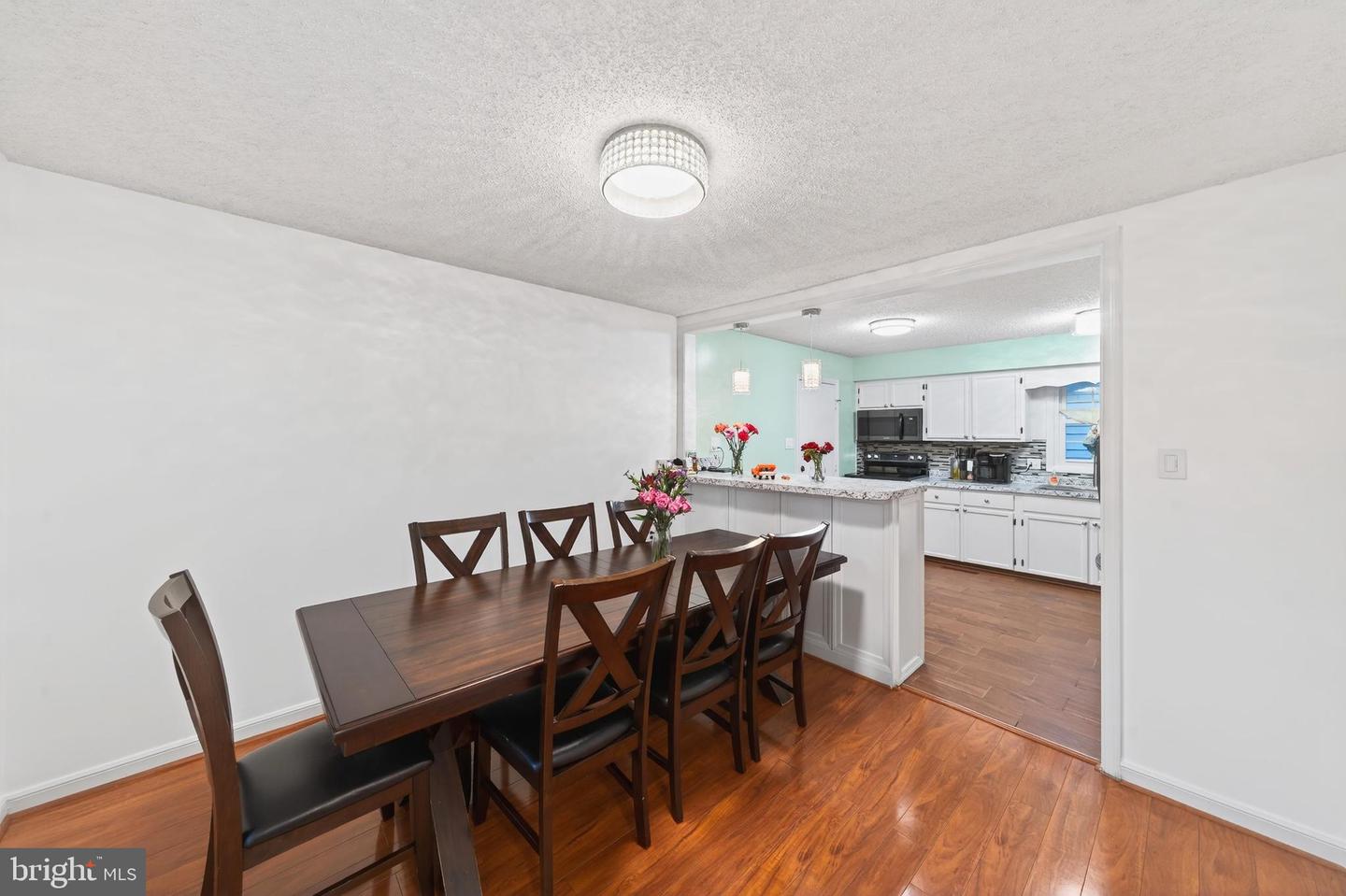 115 OAK VIEW DR SE, LEESBURG, Virginia 20175, 3 Bedrooms Bedrooms, ,2 BathroomsBathrooms,Residential,For sale,115 OAK VIEW DR SE,VALO2114874 MLS # VALO2114874