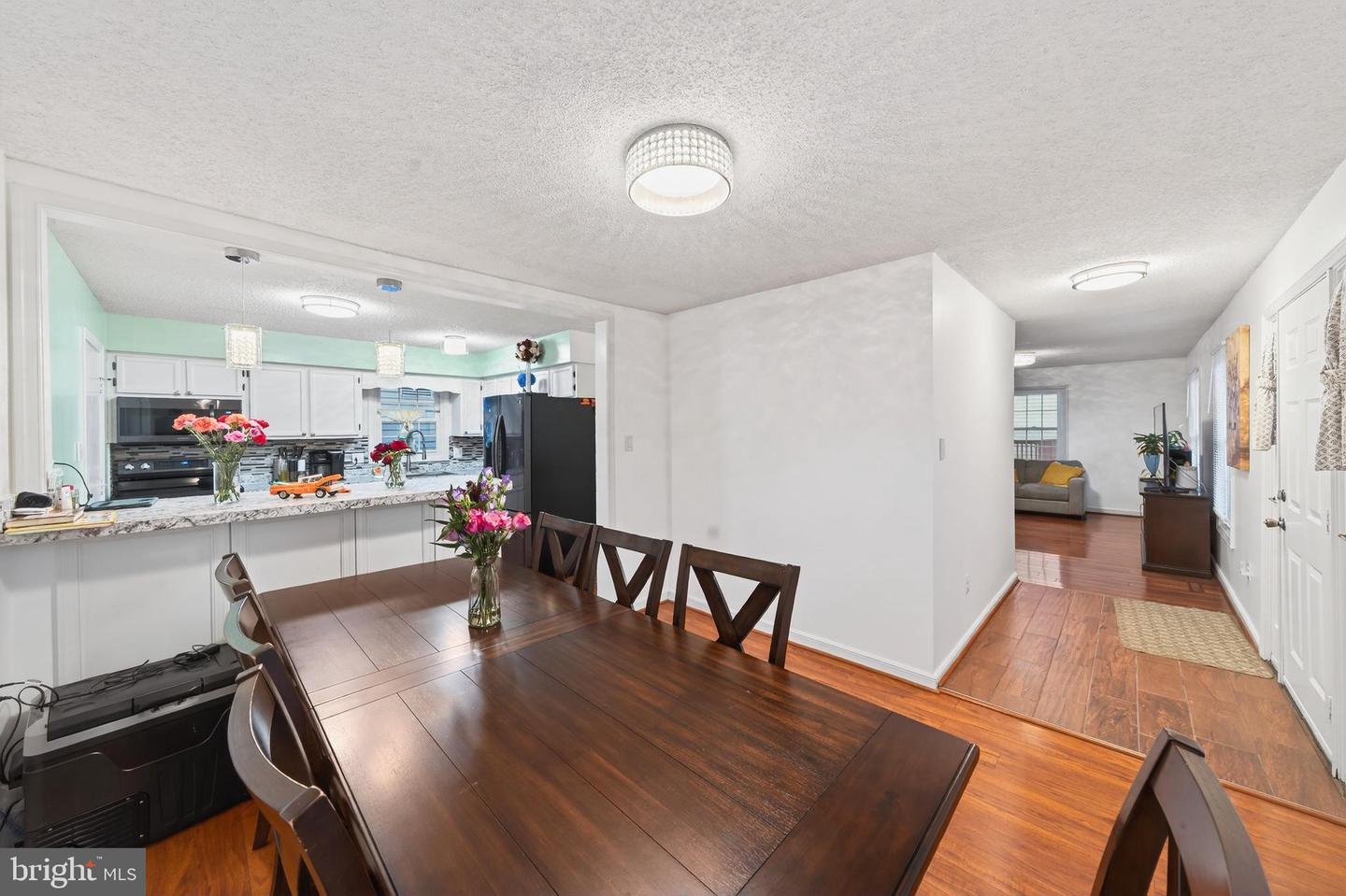 115 OAK VIEW DR SE, LEESBURG, Virginia 20175, 3 Bedrooms Bedrooms, ,2 BathroomsBathrooms,Residential,For sale,115 OAK VIEW DR SE,VALO2114874 MLS # VALO2114874