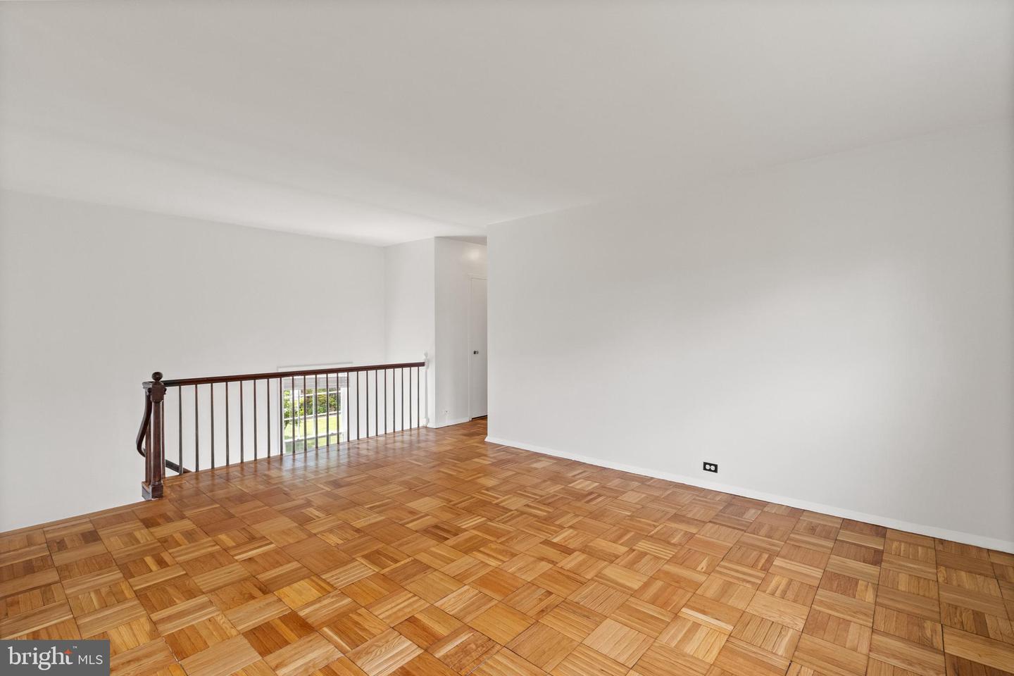 3282 MARTHA CUSTIS DR, ALEXANDRIA, Virginia 22302, 1 Bedroom Bedrooms, ,1 BathroomBathrooms,Residential,For sale,3282 MARTHA CUSTIS DR,VAAX2053636 MLS # VAAX2053636