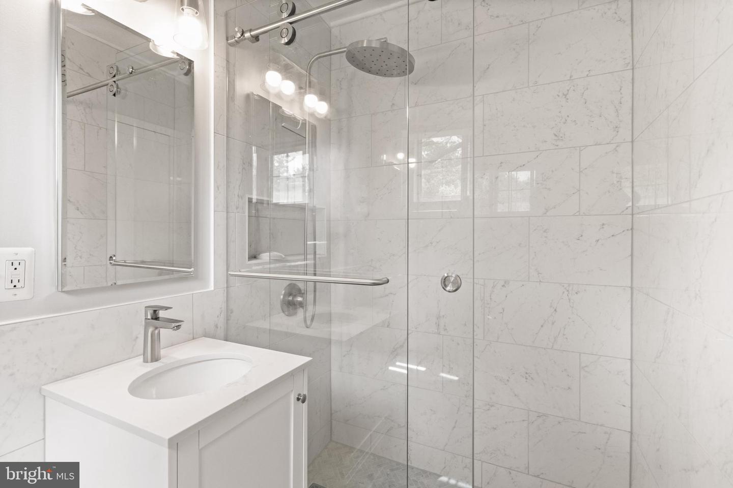 3282 MARTHA CUSTIS DR, ALEXANDRIA, Virginia 22302, 1 Bedroom Bedrooms, ,1 BathroomBathrooms,Residential,For sale,3282 MARTHA CUSTIS DR,VAAX2053636 MLS # VAAX2053636