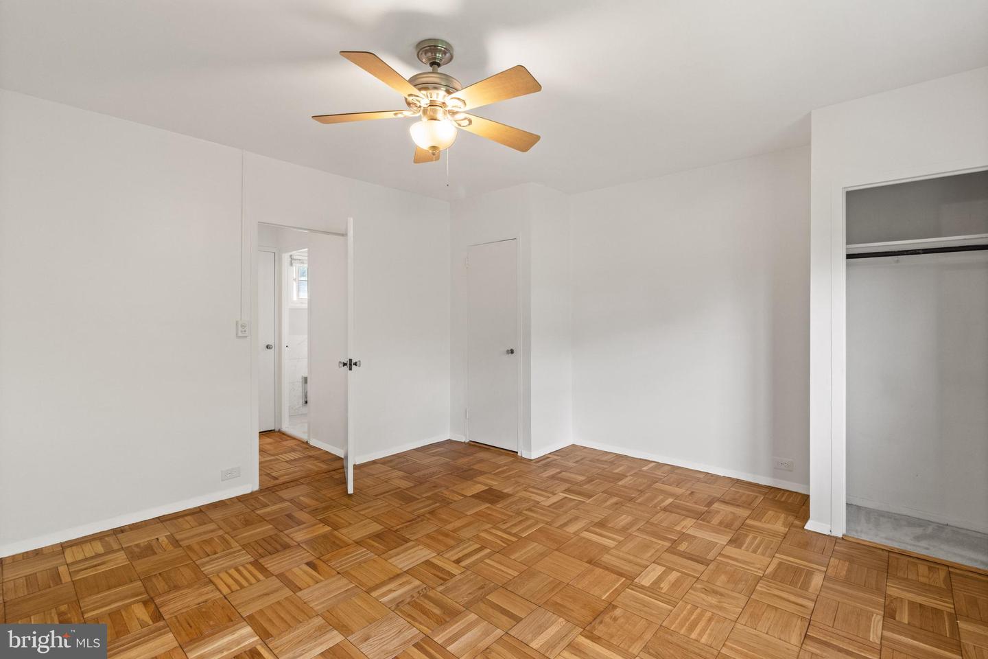 3282 MARTHA CUSTIS DR, ALEXANDRIA, Virginia 22302, 1 Bedroom Bedrooms, ,1 BathroomBathrooms,Residential,For sale,3282 MARTHA CUSTIS DR,VAAX2053636 MLS # VAAX2053636