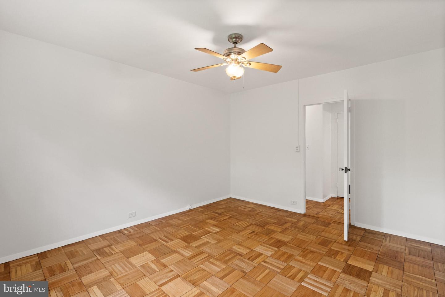 3282 MARTHA CUSTIS DR, ALEXANDRIA, Virginia 22302, 1 Bedroom Bedrooms, ,1 BathroomBathrooms,Residential,For sale,3282 MARTHA CUSTIS DR,VAAX2053636 MLS # VAAX2053636