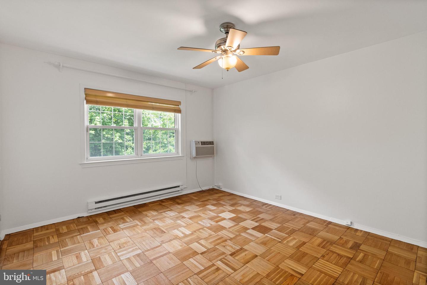 3282 MARTHA CUSTIS DR, ALEXANDRIA, Virginia 22302, 1 Bedroom Bedrooms, ,1 BathroomBathrooms,Residential,For sale,3282 MARTHA CUSTIS DR,VAAX2053636 MLS # VAAX2053636