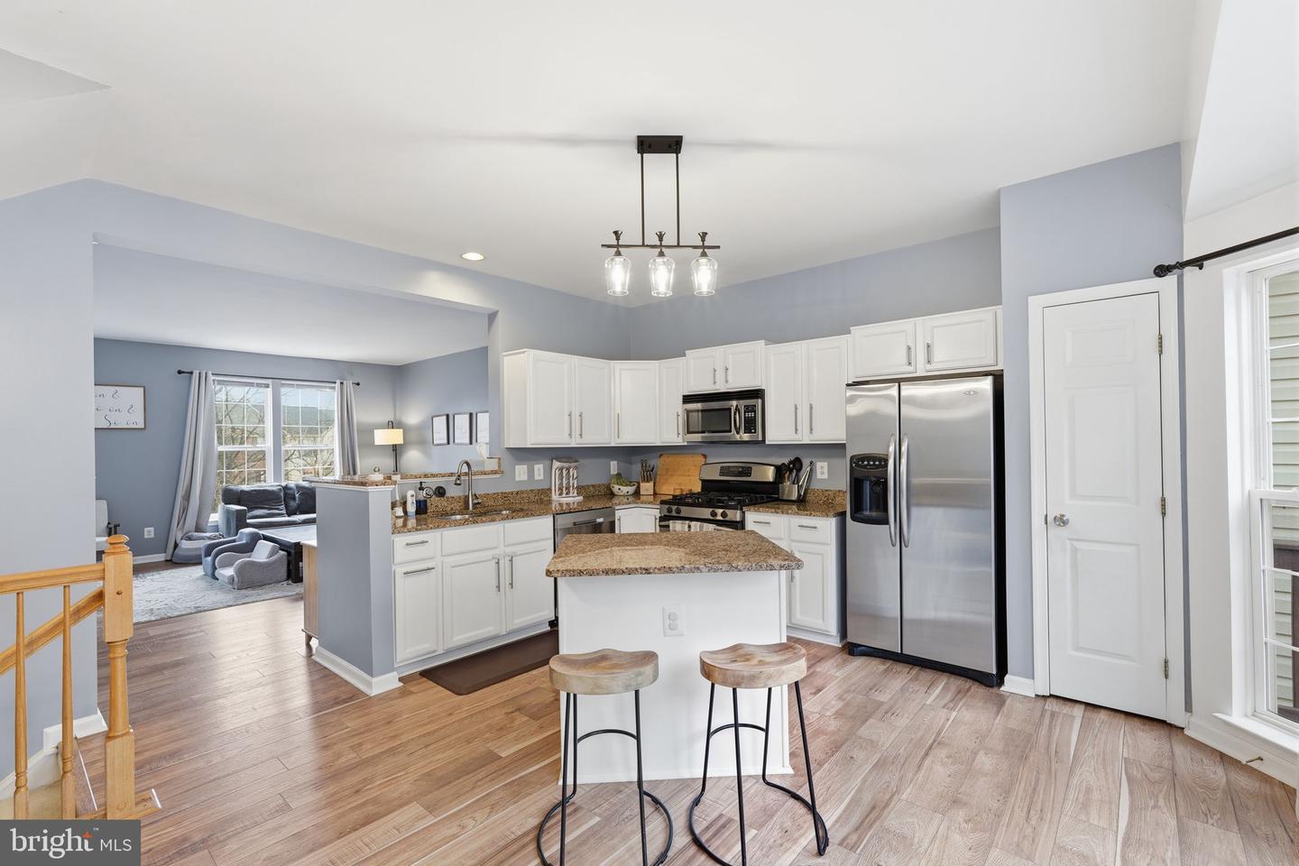 6992 MANAHOAC PL, GAINESVILLE, Virginia 20155, 3 Bedrooms Bedrooms, ,2 BathroomsBathrooms,Residential,For sale,6992 MANAHOAC PL,VAPW2111490 MLS # VAPW2111490