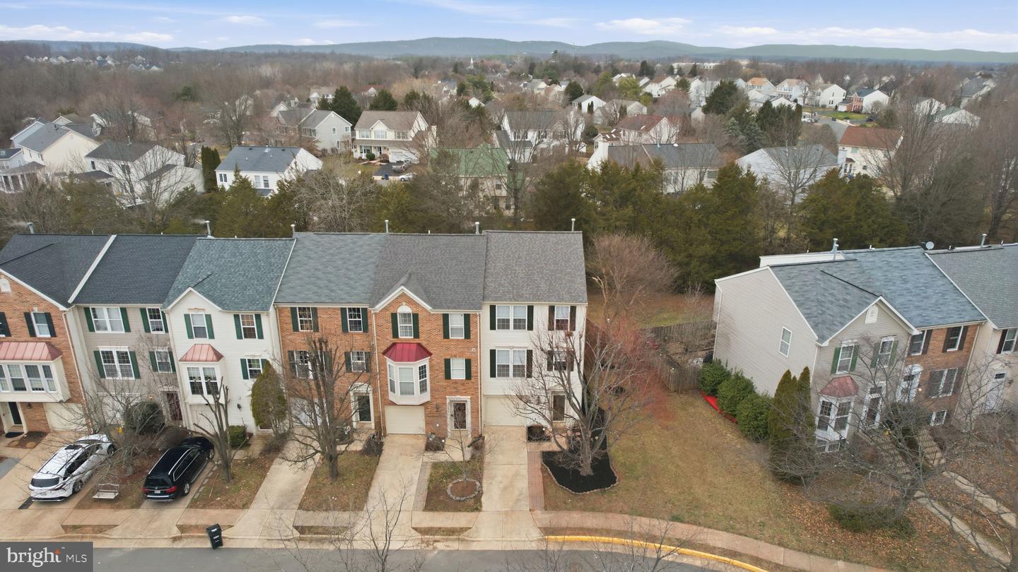 6992 MANAHOAC PL, GAINESVILLE, Virginia 20155, 3 Bedrooms Bedrooms, ,2 BathroomsBathrooms,Residential,For sale,6992 MANAHOAC PL,VAPW2111490 MLS # VAPW2111490