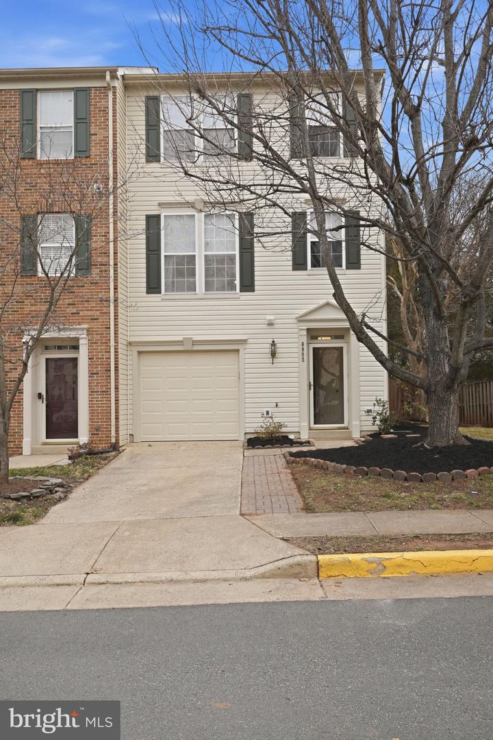 6992 MANAHOAC PL, GAINESVILLE, Virginia 20155, 3 Bedrooms Bedrooms, ,2 BathroomsBathrooms,Residential,For sale,6992 MANAHOAC PL,VAPW2111490 MLS # VAPW2111490