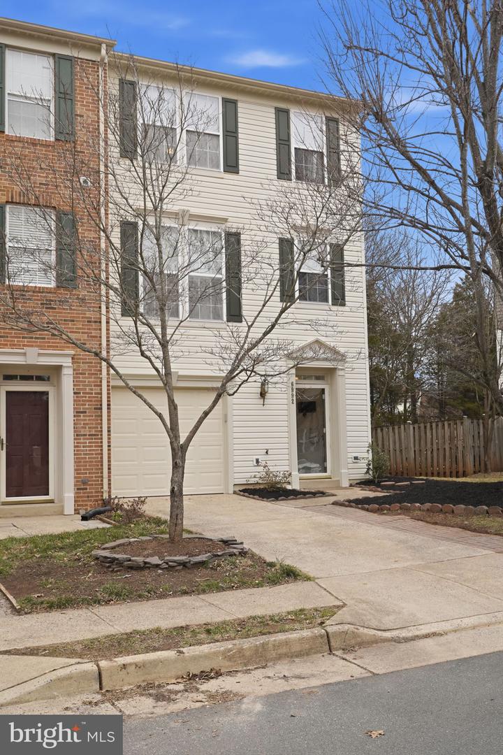 6992 MANAHOAC PL, GAINESVILLE, Virginia 20155, 3 Bedrooms Bedrooms, ,2 BathroomsBathrooms,Residential,For sale,6992 MANAHOAC PL,VAPW2111490 MLS # VAPW2111490