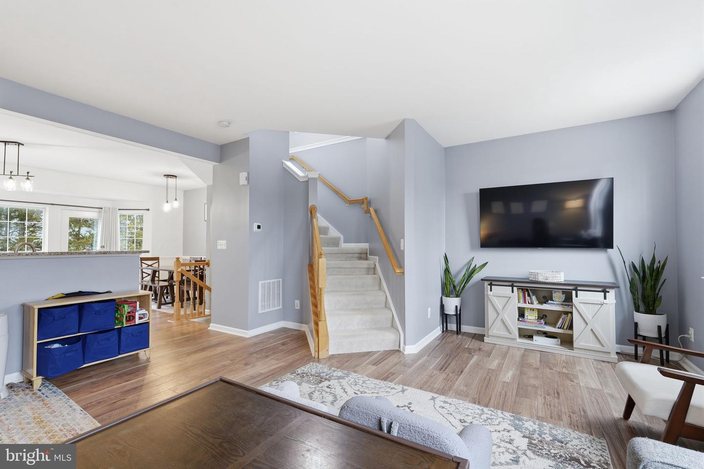 6992 MANAHOAC PL, GAINESVILLE, Virginia 20155, 3 Bedrooms Bedrooms, ,2 BathroomsBathrooms,Residential,For sale,6992 MANAHOAC PL,VAPW2111490 MLS # VAPW2111490