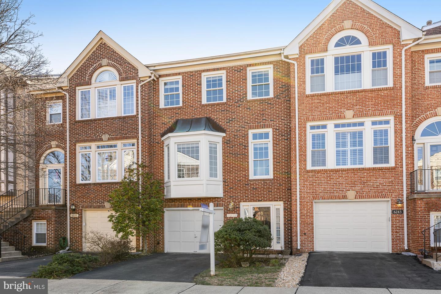 6241 CLARA EDWARD TER, ALEXANDRIA, Virginia 22310, 2 Bedrooms Bedrooms, ,2 BathroomsBathrooms,Residential,For sale,6241 CLARA EDWARD TER,VAFX2288198 MLS # VAFX2288198