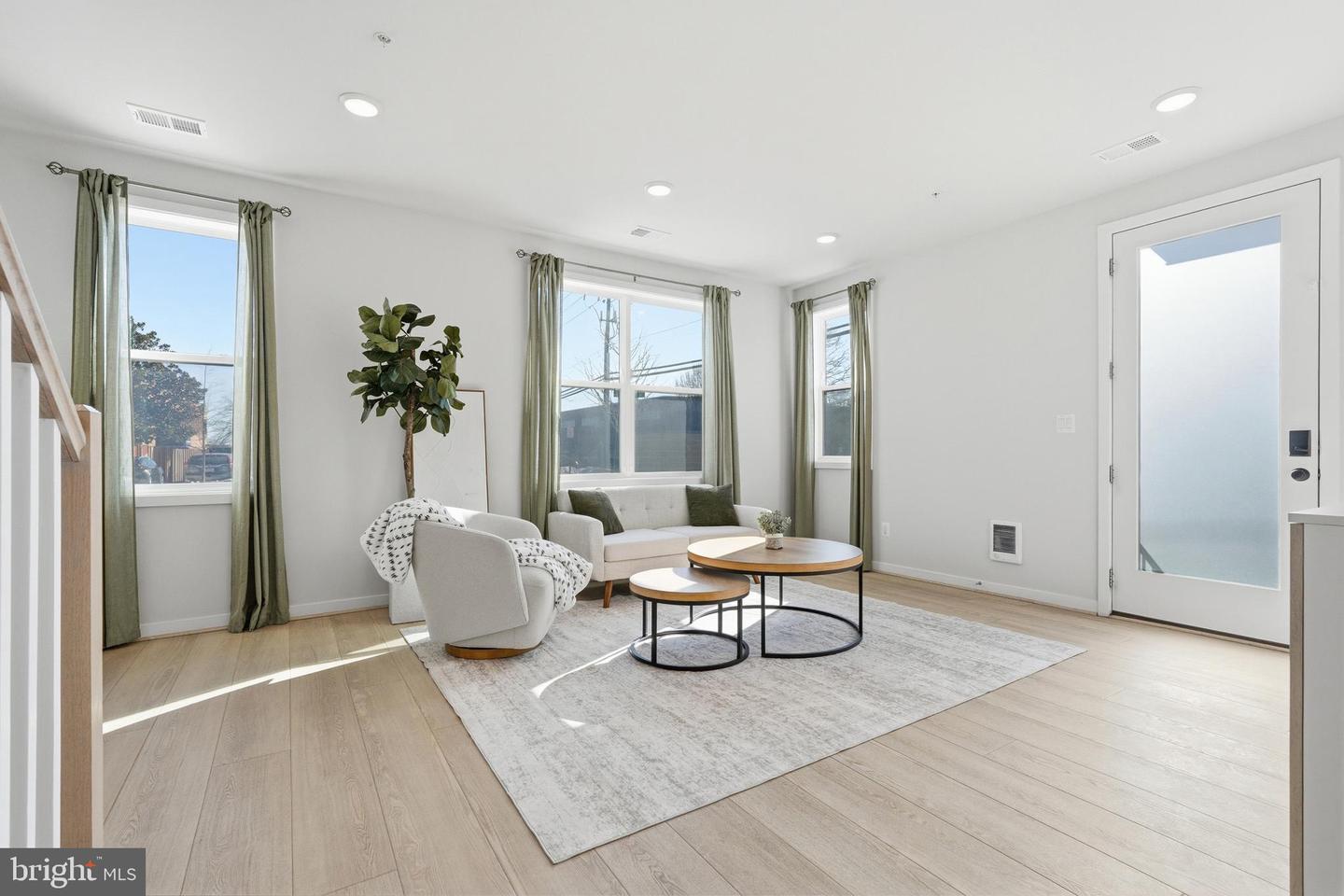 4901 EISENHOWER AVE, ALEXANDRIA, Virginia 22304, 3 Bedrooms Bedrooms, ,3 BathroomsBathrooms,Residential,For sale,4901 EISENHOWER AVE,VAAX2053736 MLS # VAAX2053736