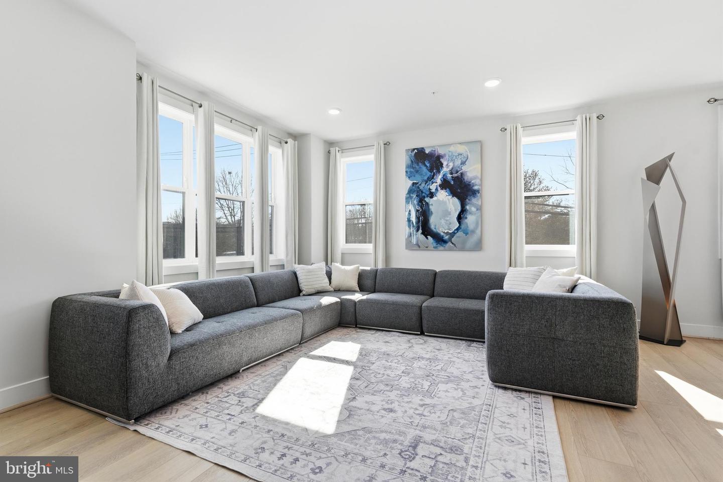 4901 EISENHOWER AVE, ALEXANDRIA, Virginia 22304, 3 Bedrooms Bedrooms, ,3 BathroomsBathrooms,Residential,For sale,4901 EISENHOWER AVE,VAAX2053736 MLS # VAAX2053736