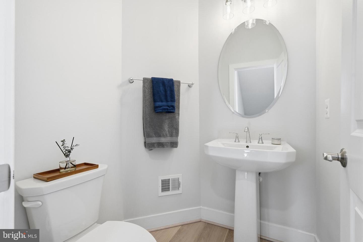 4901 EISENHOWER AVE, ALEXANDRIA, Virginia 22304, 3 Bedrooms Bedrooms, ,3 BathroomsBathrooms,Residential,For sale,4901 EISENHOWER AVE,VAAX2053736 MLS # VAAX2053736