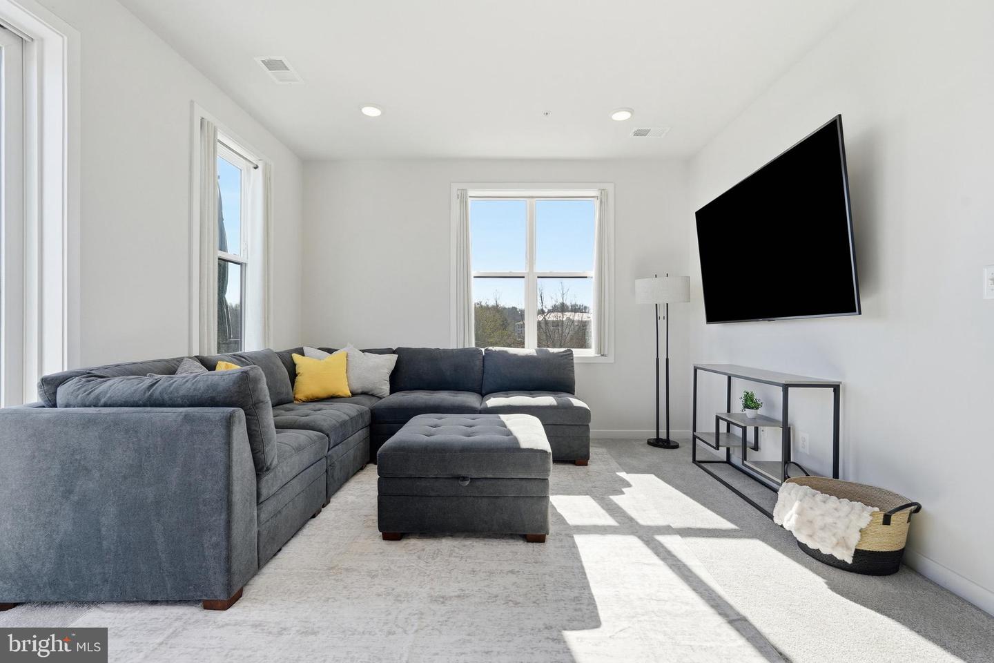 4901 EISENHOWER AVE, ALEXANDRIA, Virginia 22304, 3 Bedrooms Bedrooms, ,3 BathroomsBathrooms,Residential,For sale,4901 EISENHOWER AVE,VAAX2053736 MLS # VAAX2053736