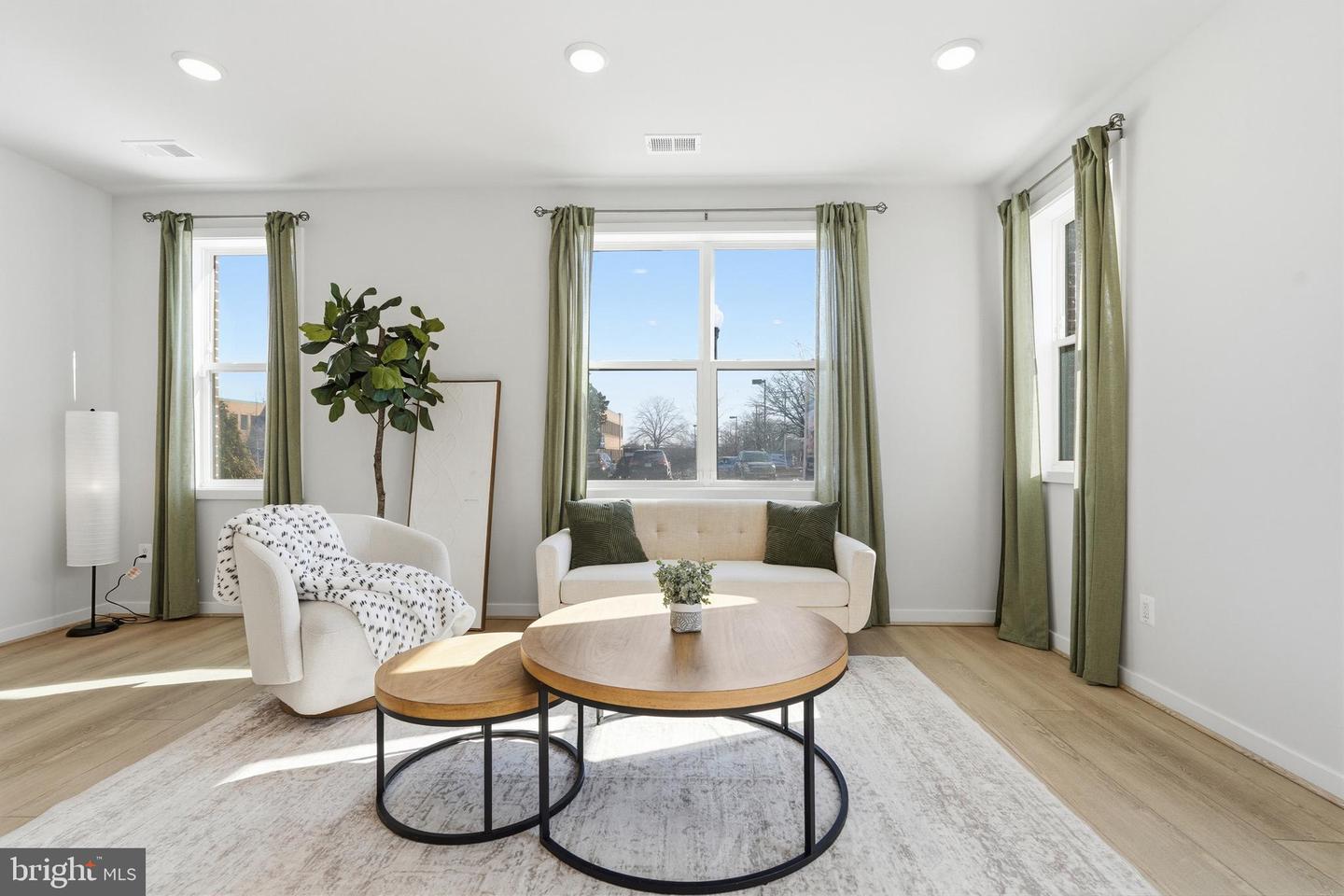 4901 EISENHOWER AVE, ALEXANDRIA, Virginia 22304, 3 Bedrooms Bedrooms, ,3 BathroomsBathrooms,Residential,For sale,4901 EISENHOWER AVE,VAAX2053736 MLS # VAAX2053736