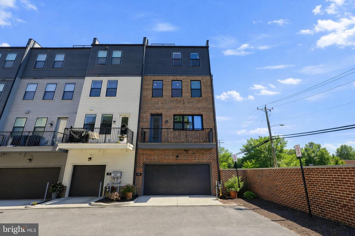 4901 EISENHOWER AVE, ALEXANDRIA, Virginia 22304, 3 Bedrooms Bedrooms, ,3 BathroomsBathrooms,Residential,For sale,4901 EISENHOWER AVE,VAAX2053736 MLS # VAAX2053736