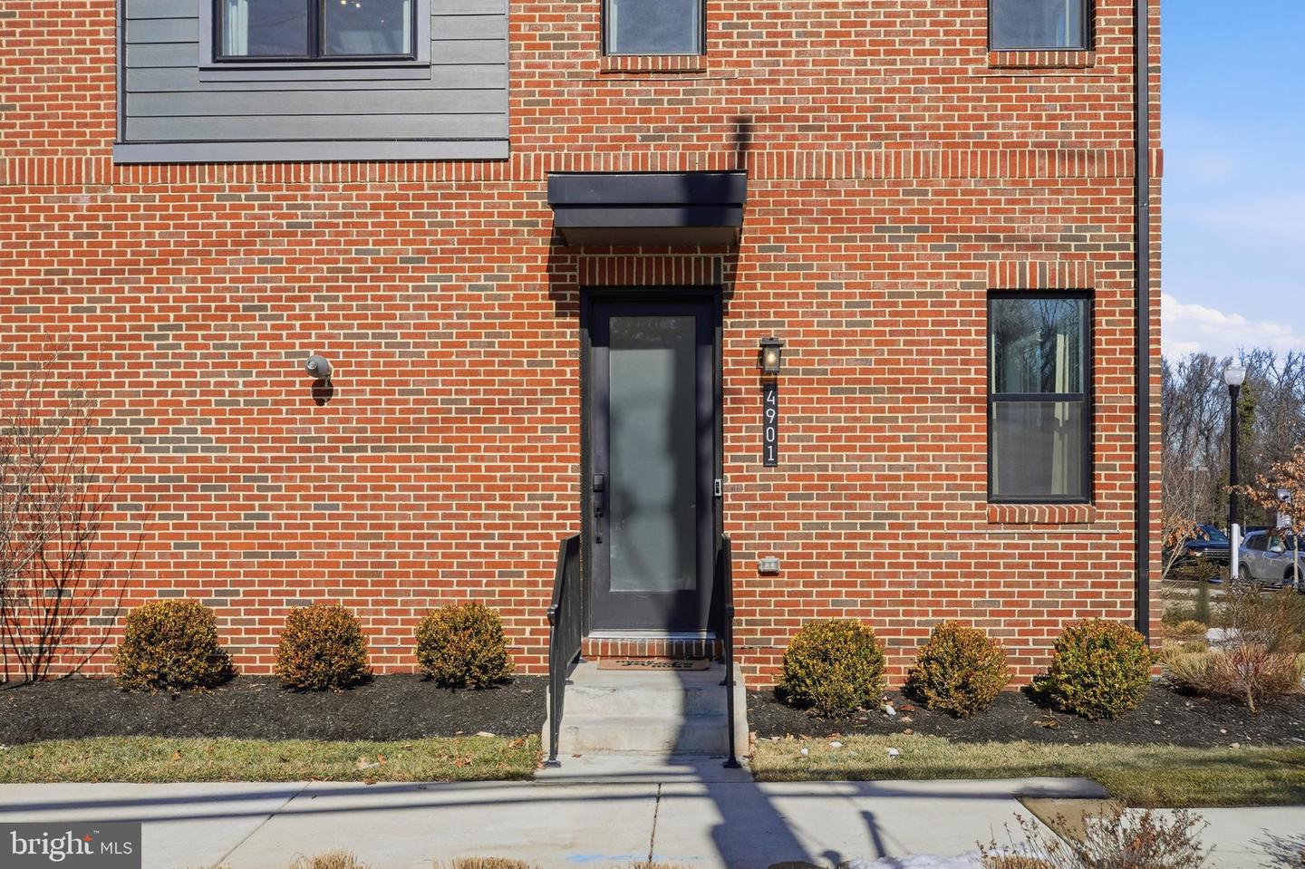 4901 EISENHOWER AVE, ALEXANDRIA, Virginia 22304, 3 Bedrooms Bedrooms, ,3 BathroomsBathrooms,Residential,For sale,4901 EISENHOWER AVE,VAAX2053736 MLS # VAAX2053736