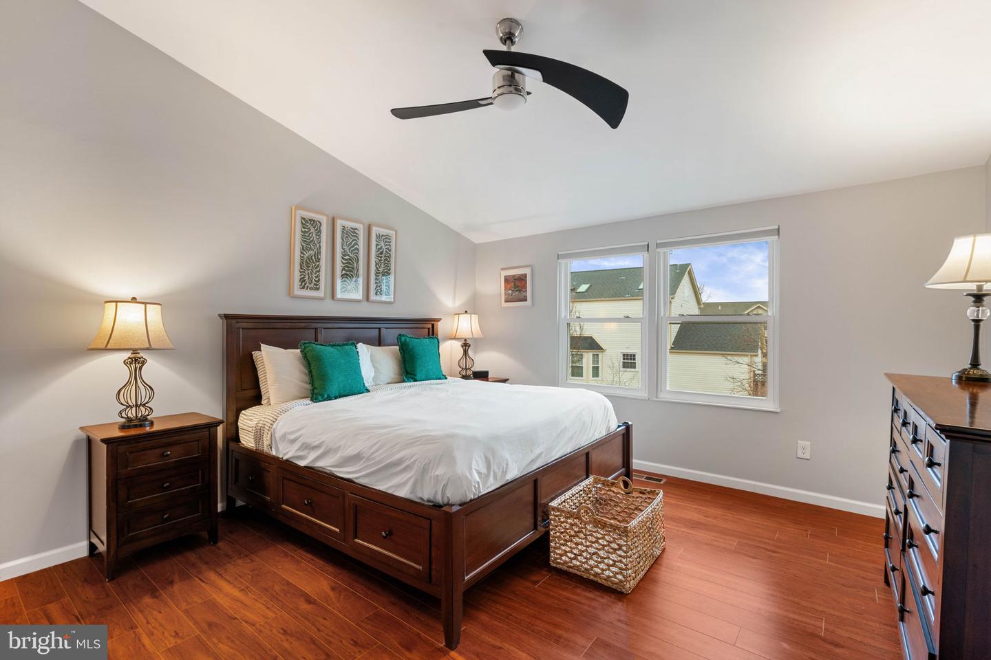 3706 SUMTER CT, FAIRFAX, Virginia 22033, 4 Bedrooms Bedrooms, ,3 BathroomsBathrooms,Residential,For sale,3706 SUMTER CT,VAFX2288712 MLS # VAFX2288712