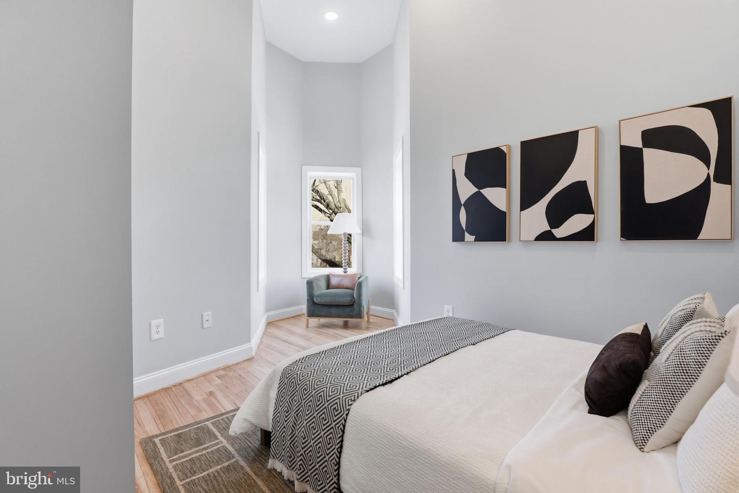 229 14TH ST SE #2, WASHINGTON, District Of Columbia 20003, 2 Bedrooms Bedrooms, ,2 BathroomsBathrooms,Residential,For sale,229 14TH ST SE #2,DCDC2244486 MLS # DCDC2244486