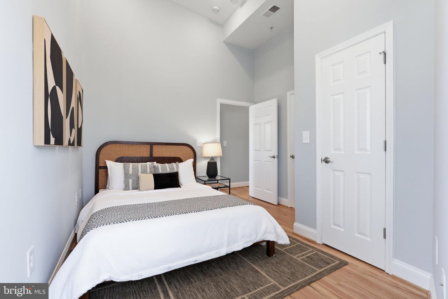 229 14TH ST SE #2, WASHINGTON, District Of Columbia 20003, 2 Bedrooms Bedrooms, ,2 BathroomsBathrooms,Residential,For sale,229 14TH ST SE #2,DCDC2244486 MLS # DCDC2244486