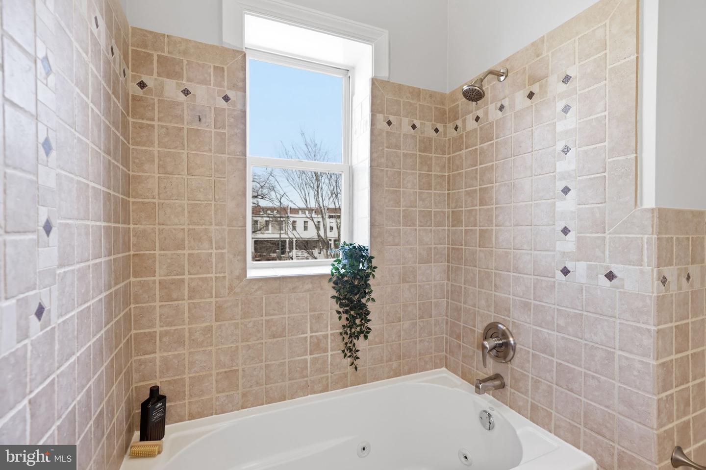 229 14TH ST SE #2, WASHINGTON, District Of Columbia 20003, 2 Bedrooms Bedrooms, ,2 BathroomsBathrooms,Residential,For sale,229 14TH ST SE #2,DCDC2244486 MLS # DCDC2244486