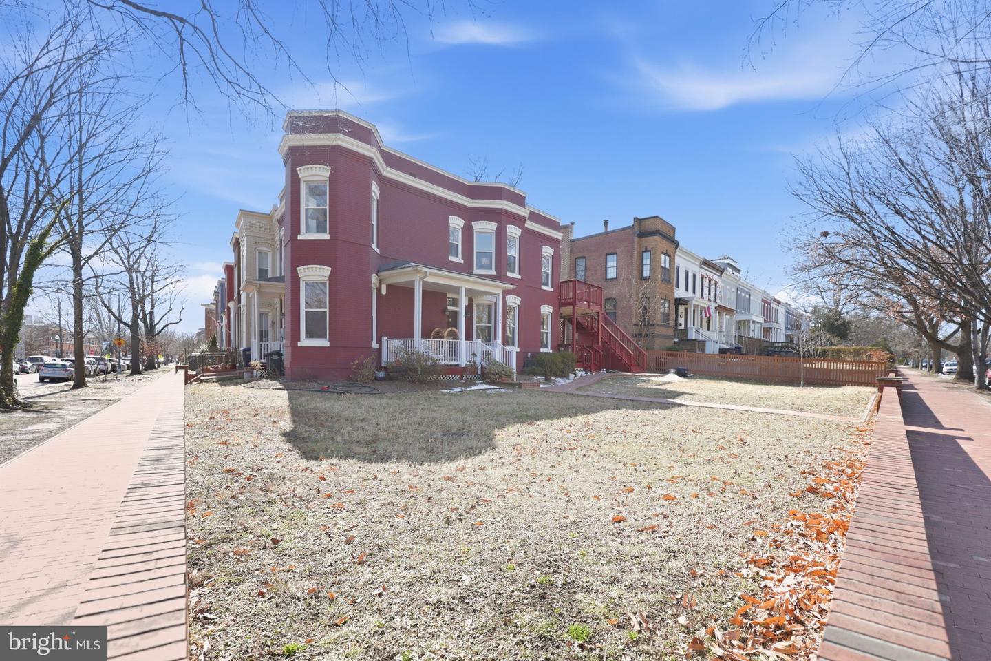 229 14TH ST SE #2, WASHINGTON, District Of Columbia 20003, 2 Bedrooms Bedrooms, ,2 BathroomsBathrooms,Residential,For sale,229 14TH ST SE #2,DCDC2244486 MLS # DCDC2244486